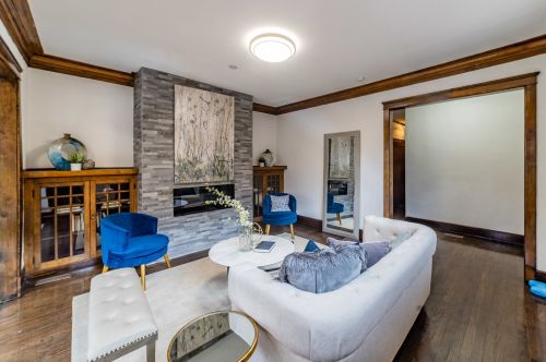 7225 Bennett Ave, Chicago IL  60649-2905 exterior