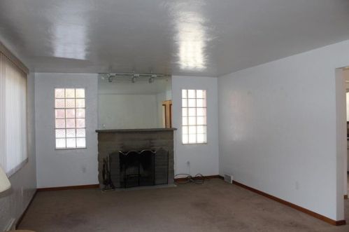 2023 Palm Ave, Pittsburgh PA 15235-1550 exterior