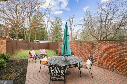 6316 Barrister Pl, Alexandria VA 22307-1214 exterior