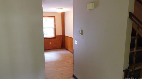 63 Summit St, Manchester, CT 06040-4254