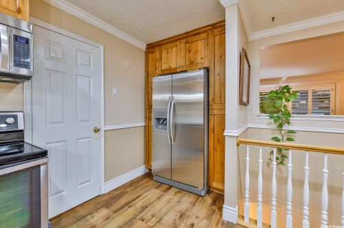 1768 Abbedale Ln, Sandy UT 84092-3723 exterior