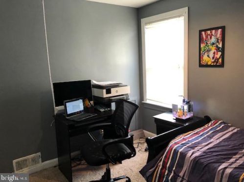 955 Olden Ave, Trenton NJ 08638-4911 exterior