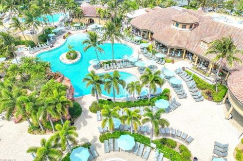 6790 Canwick Cove Cir, Naples FL 34113-3207 exterior