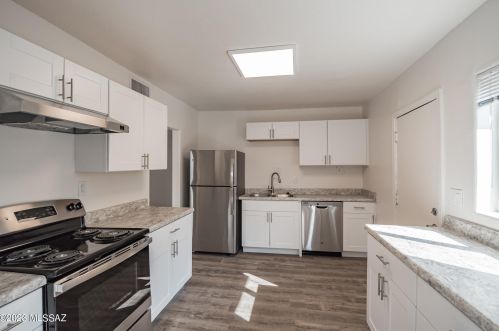 1626 Delaware St, Tucson AZ 85745-2306 exterior