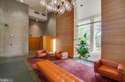 200 Locust St, Philadelphia PA  19106-3915 exterior