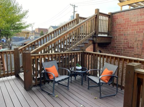 1908 Barry Ave, Chicago IL 60657-2022 exterior