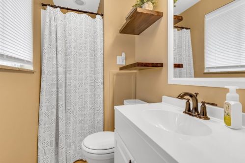 165 Conneaut Dr, Pittsburgh PA 15239-2630 exterior