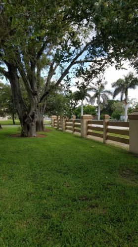 2639 Heathcote Dr, Fort Pierce FL 34982-3402 exterior