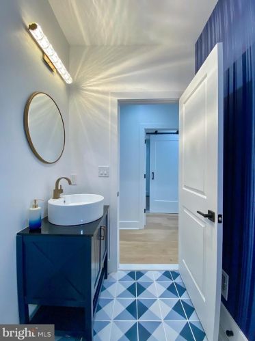 3016 Thayer St, Washington DC  20018-2505 exterior