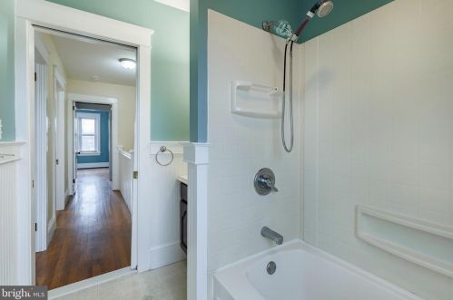 935 Maple Ave, Lancaster PA 17602-2317 exterior