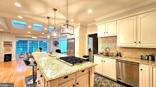 17815 Fraley Farm Rd, Rockville MD 20855-1664 exterior