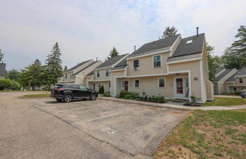 23 Vinton Dr, Concord NH  03303-1582 exterior