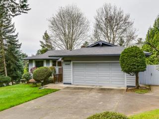 5233 Richenberg Ct, Portland, OR 97239-1262