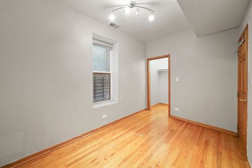 1825 Hermitage Ave, Chicago IL 60613-1106 exterior