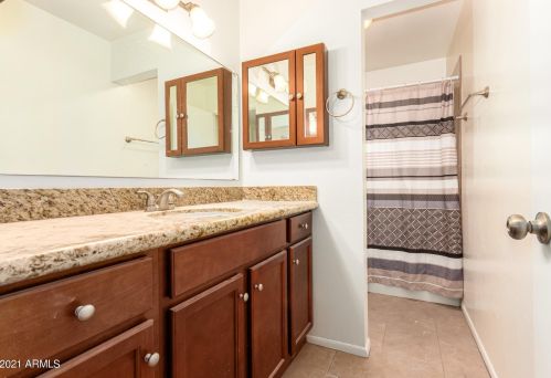 9447 41 Dr, Phoenix AZ 85053-5360 exterior