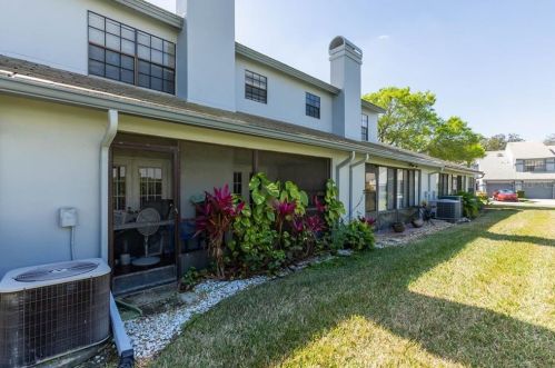 4206 Brentwood Park Cir, Tampa FL 33624-1307 exterior