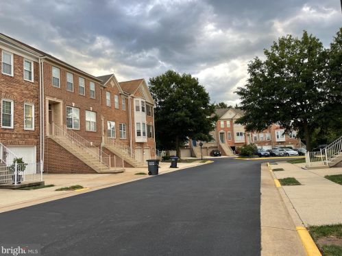 6119 Manchester Park Cir, Alexandria VA  22310-4952 exterior