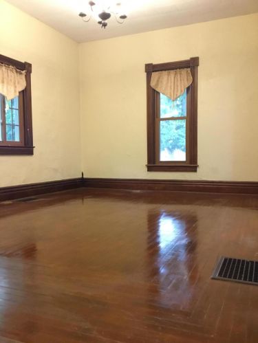 208 4 St, Shepherd MI 48883-9105 exterior