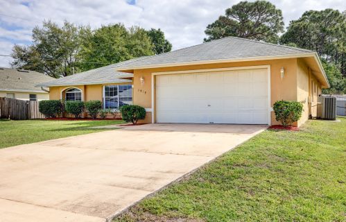 3419 Fashoda St, Fort Pierce FL 34953-4643 exterior