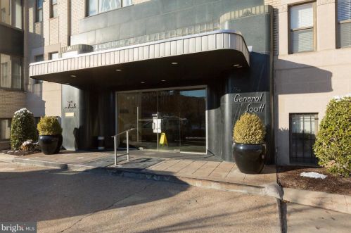 1 Scott Cir, Washington DC  20036-2207 exterior