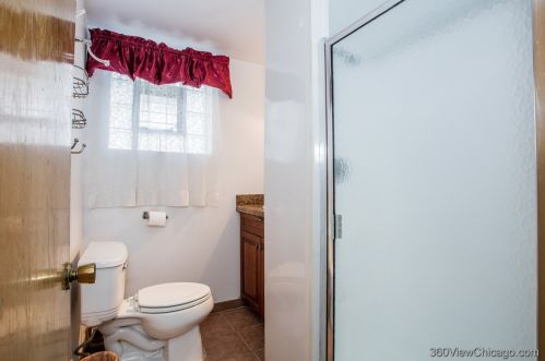 5515 Kildare Ave, Chicago IL 60629-5733 exterior