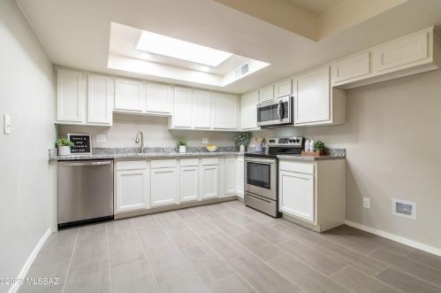 9022 5th St, Tucson AZ  85710-3044 exterior