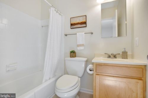 131 Catoctin Cir, Leesburg VA  20175-3808 exterior