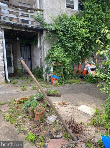 6835 Chester Ave, Philadelphia PA 19142-1206 exterior