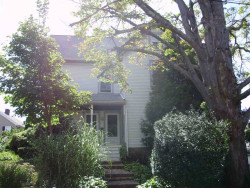 33 Parsons St, Newton, MA 02465-2135