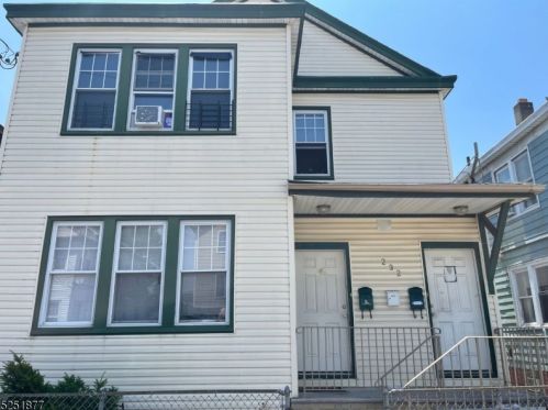 232 Warren St, Paterson, NJ 07524-2738