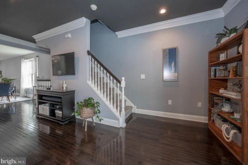 328 Lemonte St, Philadelphia PA 19128-4520 exterior