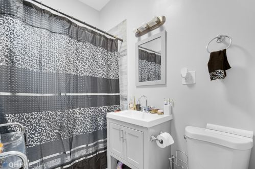 6940 Vernon Ave, Chicago IL 60637-2331 exterior