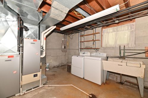 4870 37th St, Milwaukee WI  53221-2570 exterior