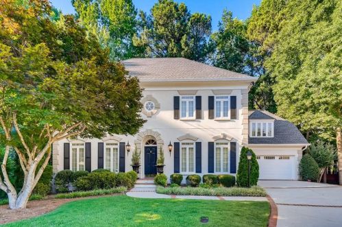 5480 Coburn Ct, Atlanta, GA 30338-3035