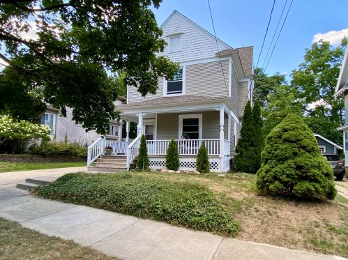 1323 Milton St, Grand Rapids MI 49506-1712 exterior