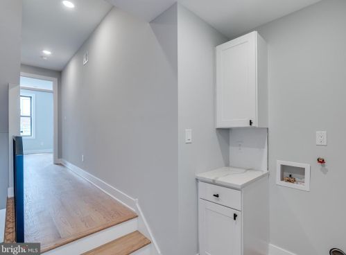 735 24th St, Philadelphia PA  19130-2539 exterior