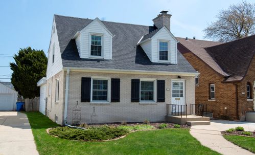 4758 Hollywood Ave, Milwaukee WI 53211-1037 exterior