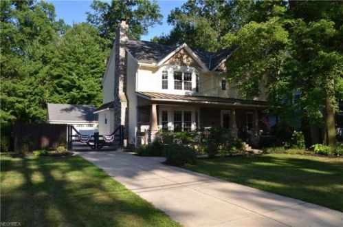 1503 Marview Dr, Cleveland OH  44145-2342 exterior