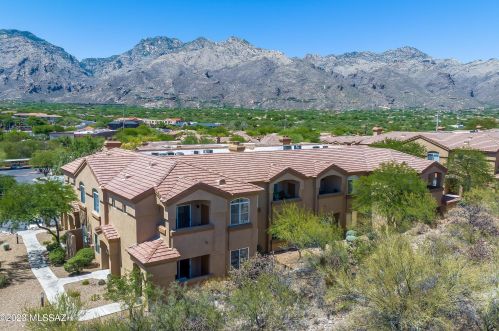 7050 Sunrise Dr, Tucson AZ  16105-1317 exterior