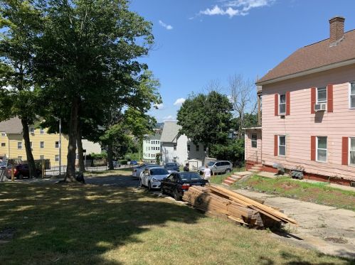 57 Fox St, Worcester MA 01604-4331 exterior