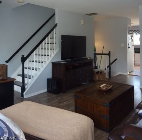 303 Mercer Ct, Hackettstown NJ  07840-1687 exterior