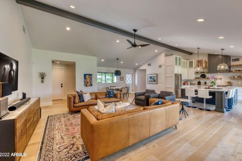 3413 45th St, Phoenix AZ  85018-6028 exterior