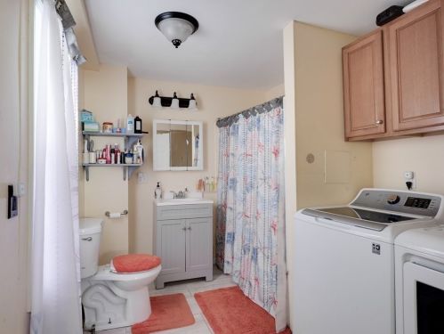 123 Savoy Ave, Springfield MA 01104-2072 exterior