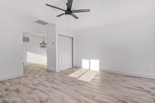 4121 Mars St, Tucson AZ 85741-1872 exterior