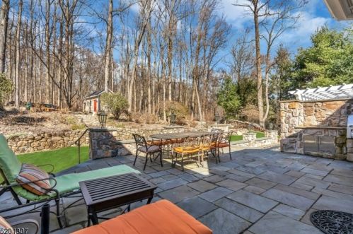 7 Chilton Rd, Chester NJ  07930-3107 exterior