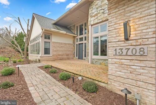 13708 Valley Dr, Rockville MD  20850-5402 exterior