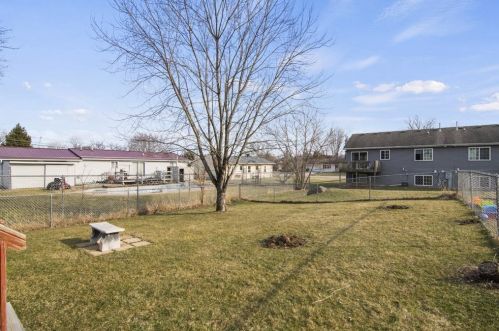 1201 Winston Dr, Edgerton WI 53534-1029 exterior