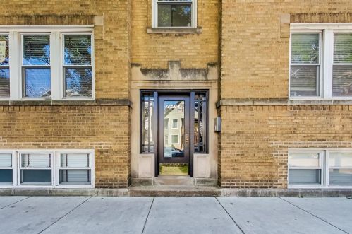 2243 Ainslie St, Chicago IL  60625-1927 exterior
