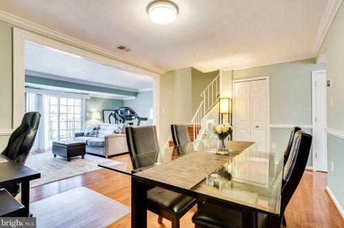 5674 Independence Cir, Alexandria VA 22312-2663 exterior