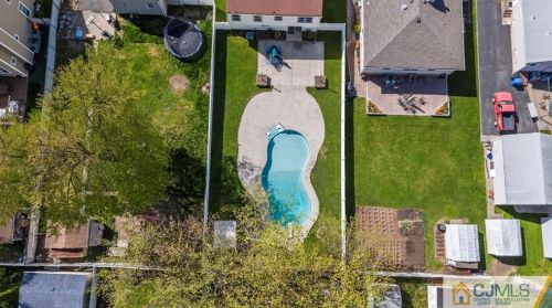 80 Remsen Ave, Avenel NJ 07001-1256 exterior